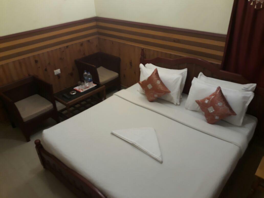 Yogi Residency Hotel โกไดกานัล ภายนอก รูปภาพ