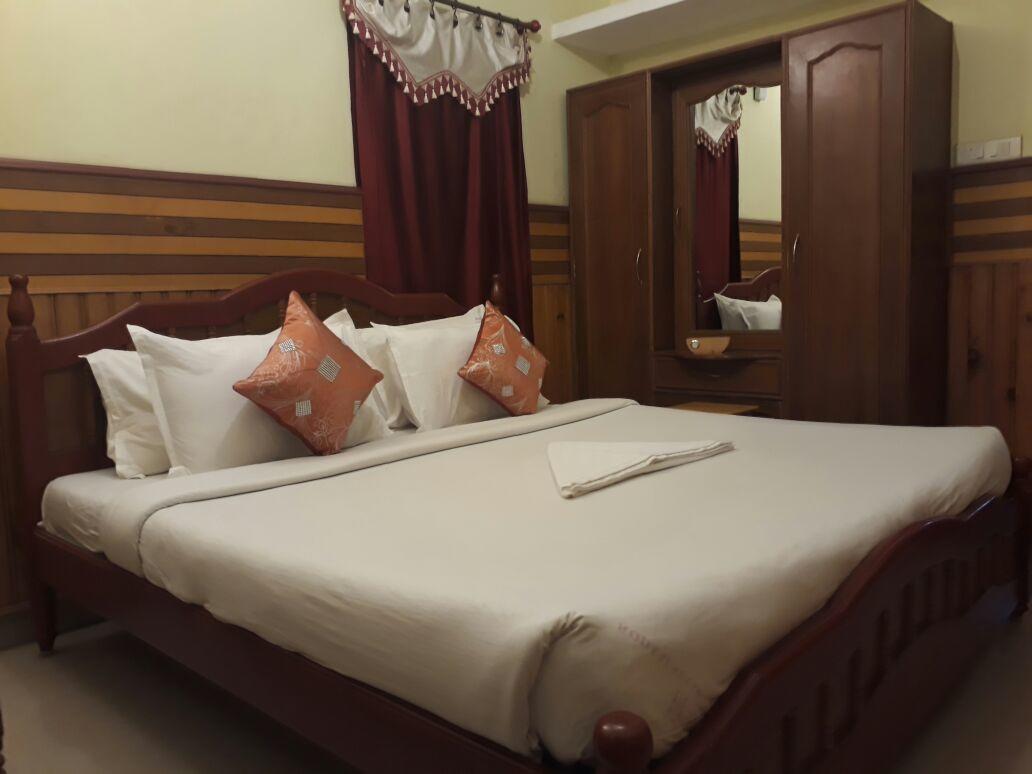 Yogi Residency Hotel โกไดกานัล ภายนอก รูปภาพ